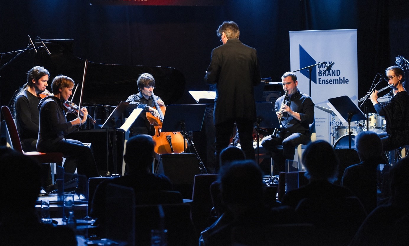 MAX BRAND Ensemble © INÖK